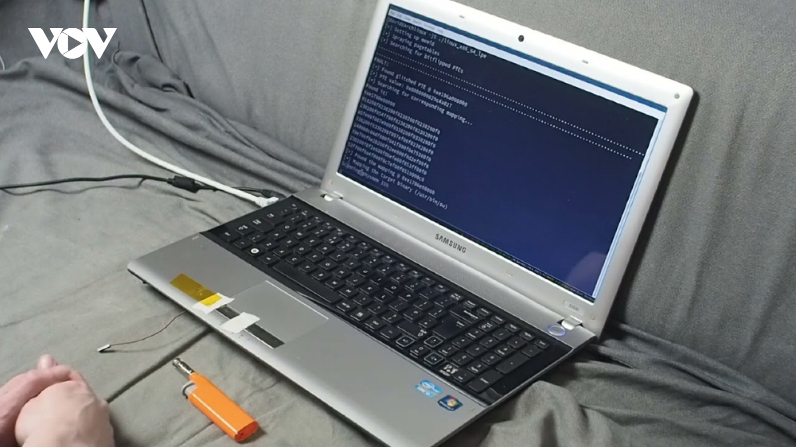 Hacker gây sốc khi sử dụng bật lửa để chiếm quyền truy cập máy tính