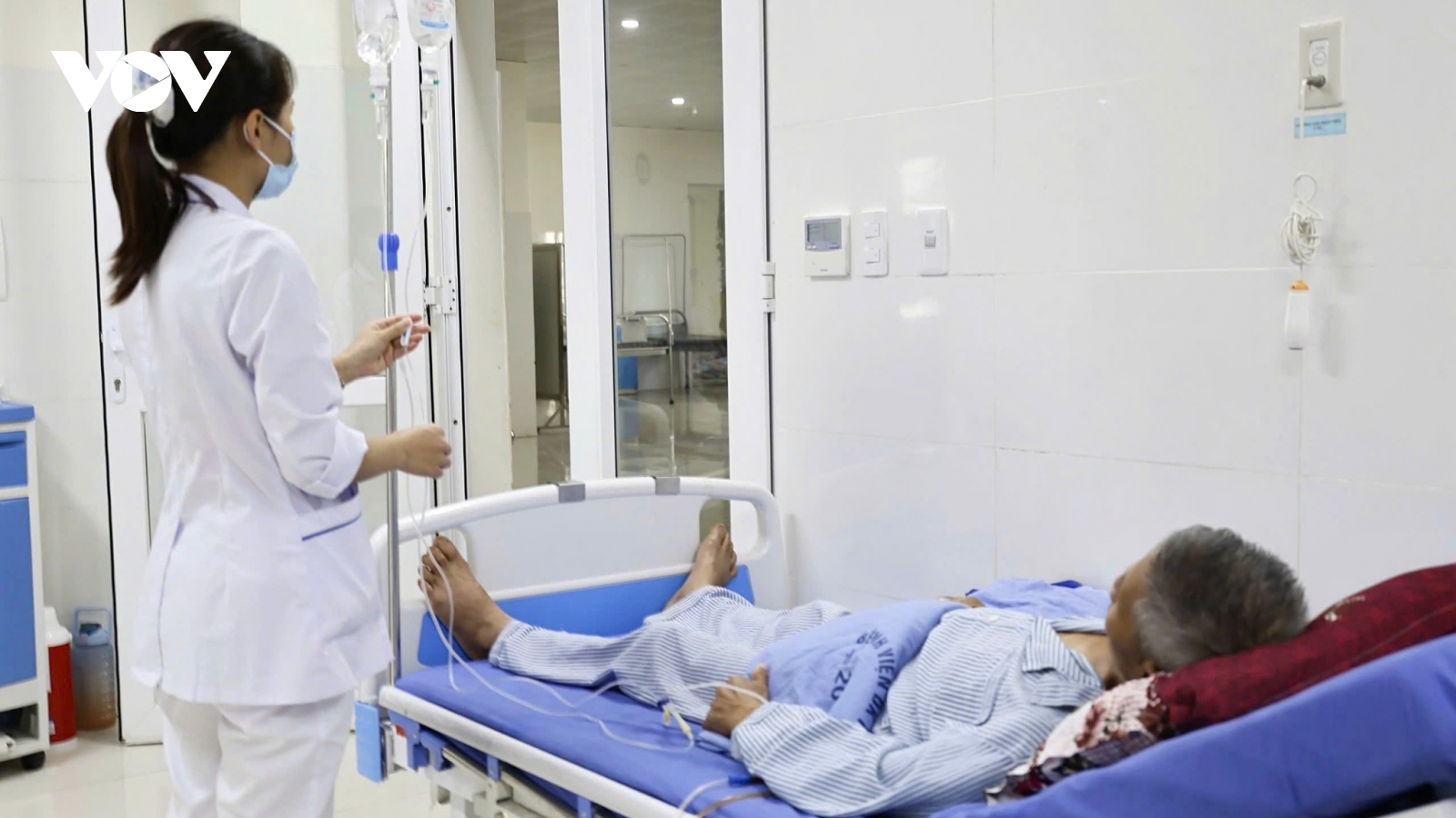 Sơn La cấp cứu thành công bệnh nhân bị xương cá đâm thủng ruột