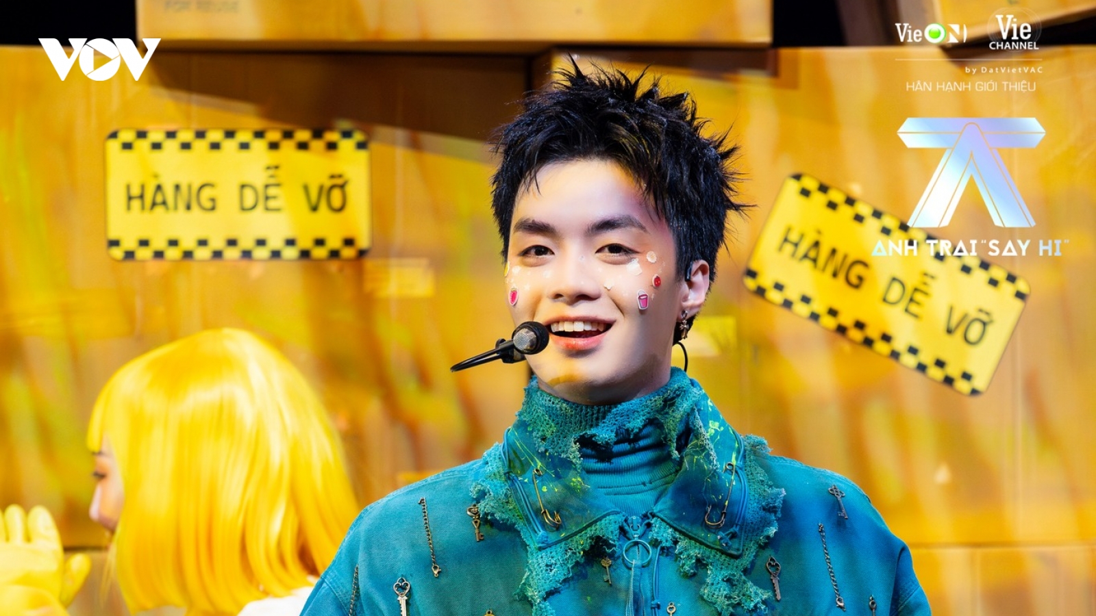 Negav không biểu diễn tại concert Anh trai "say hi" sau ồn ào