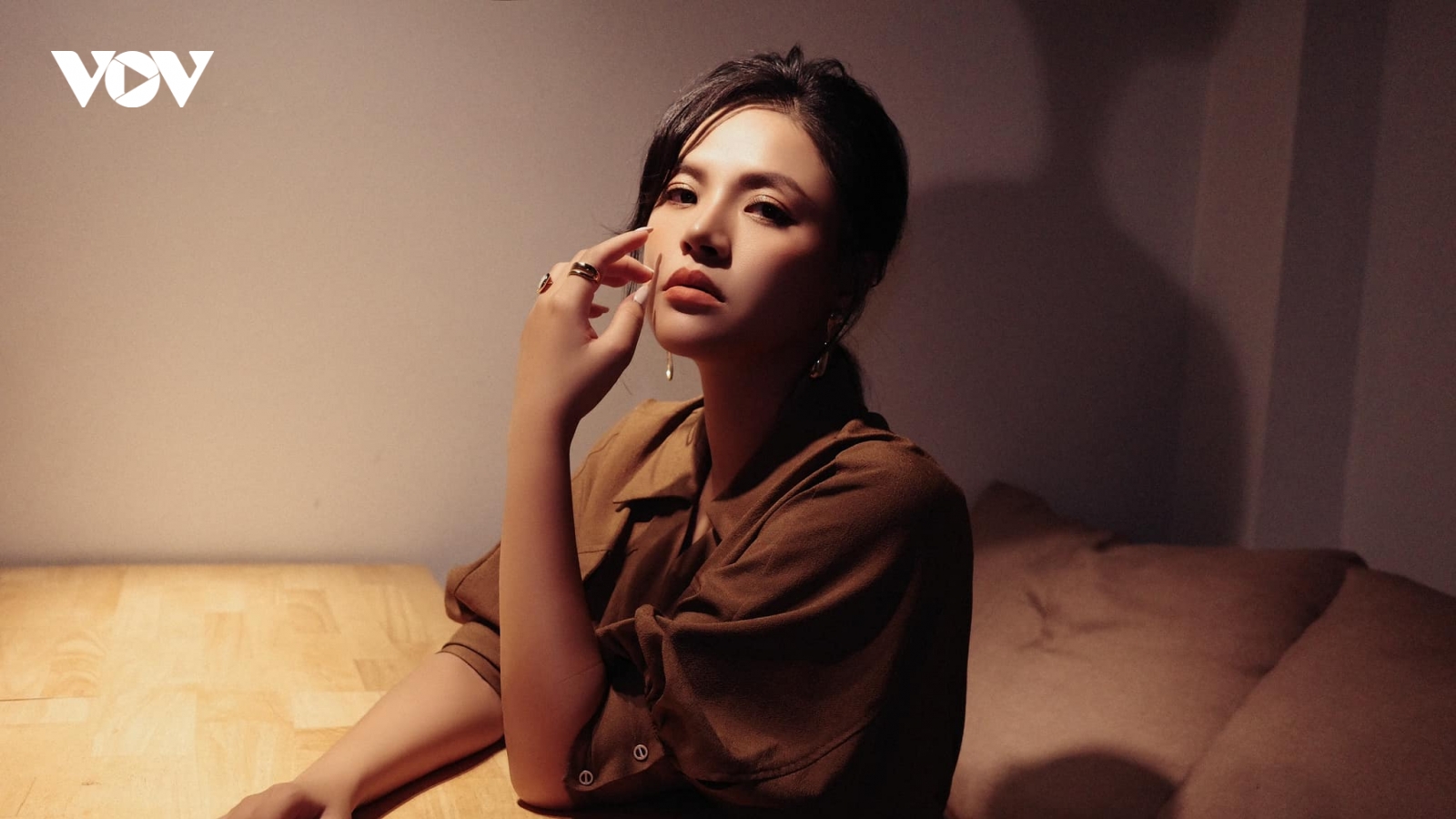 Thu Quỳnh trở lại màn ảnh nhỏ sau 4 tháng sinh con gái