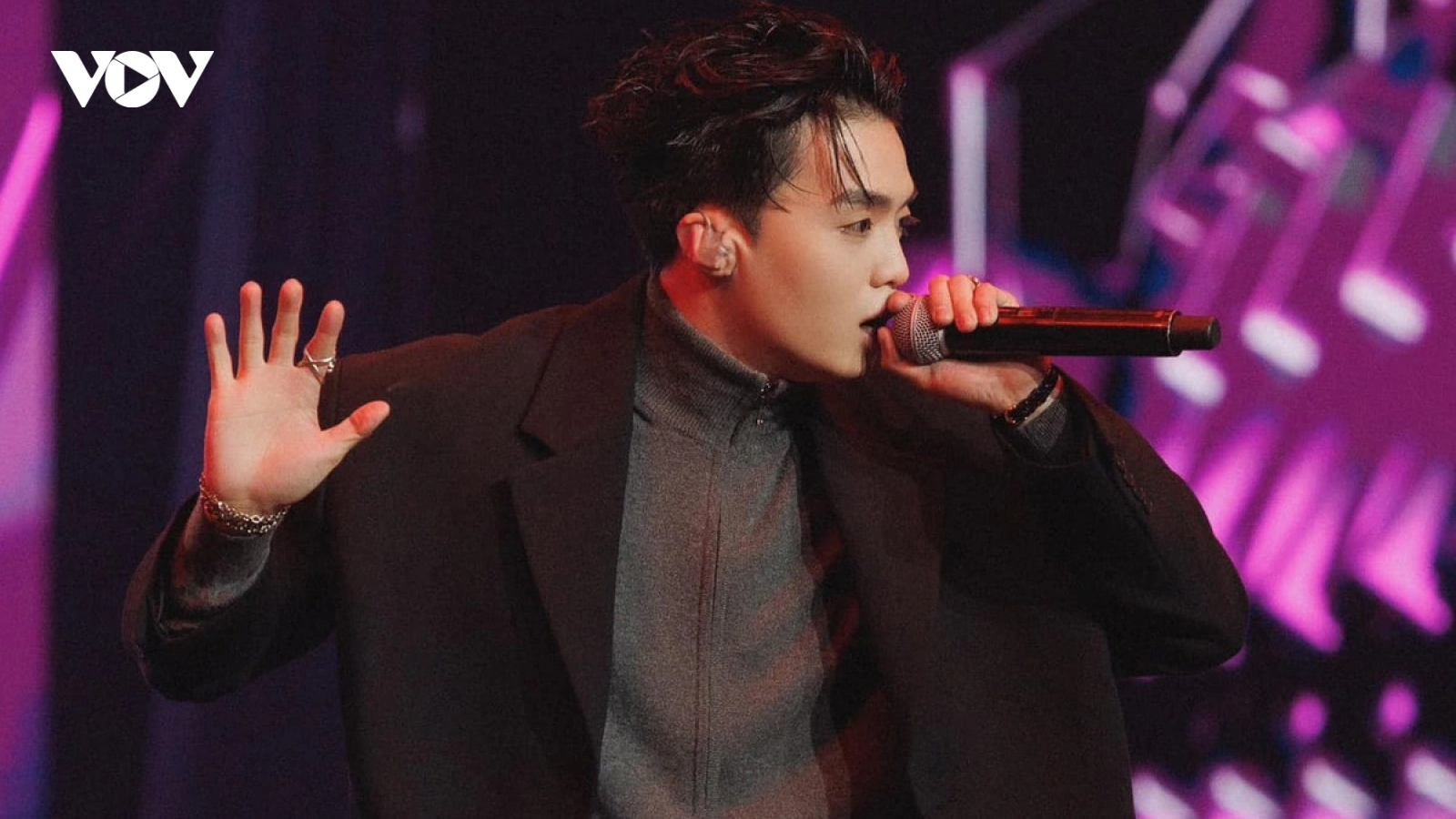 Khán giả gọi tên Negav tại concert thứ 2 Anh trai "say hi"