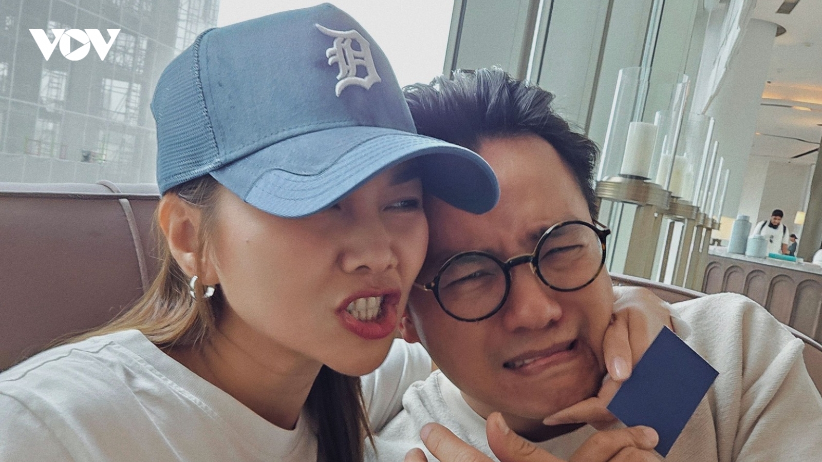 Sao Việt 23/10: Thanh Hằng và ông xã nhạc trưởng sau 1 năm cưới