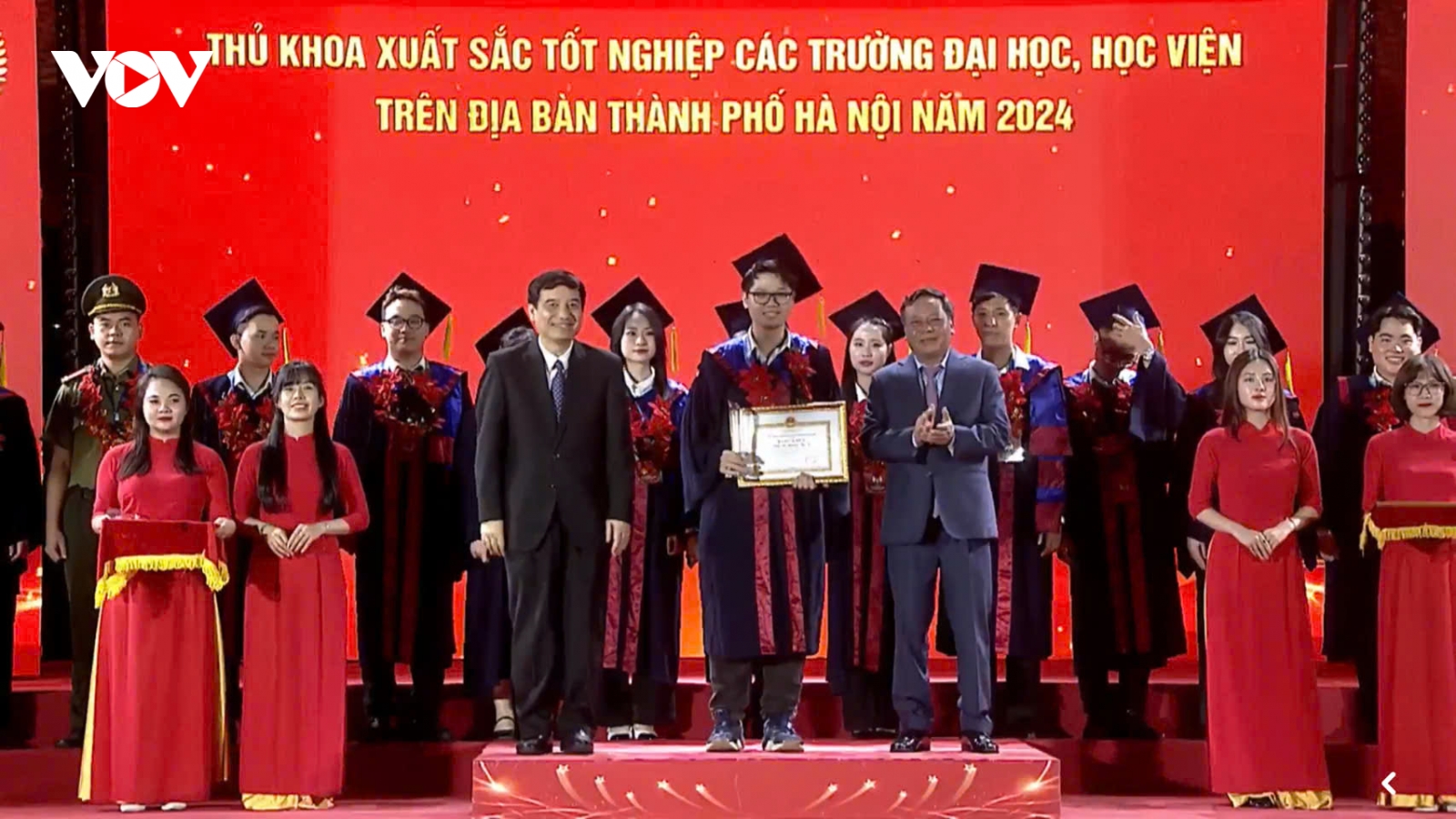 Tuyên dương 100 Thủ khoa xuất sắc tốt nghiệp các trường Đại học, Học viện năm 2024