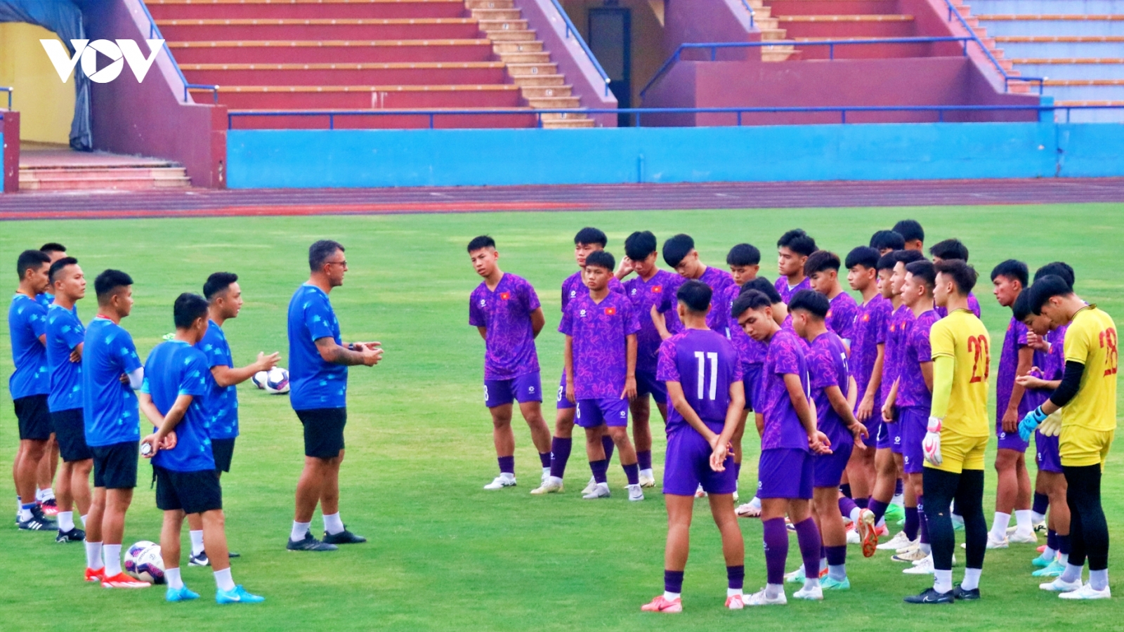HLV Cristiano Roland loại 3 cầu thủ trước trận đấu với U17 Kyrgyzstan
