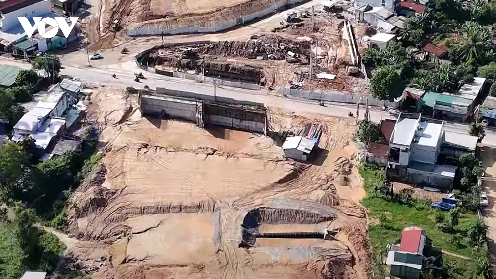 Cao tốc Quảng Ngãi- Hoài Nhơn vướng hạ tầng kỹ thuật, viễn thông