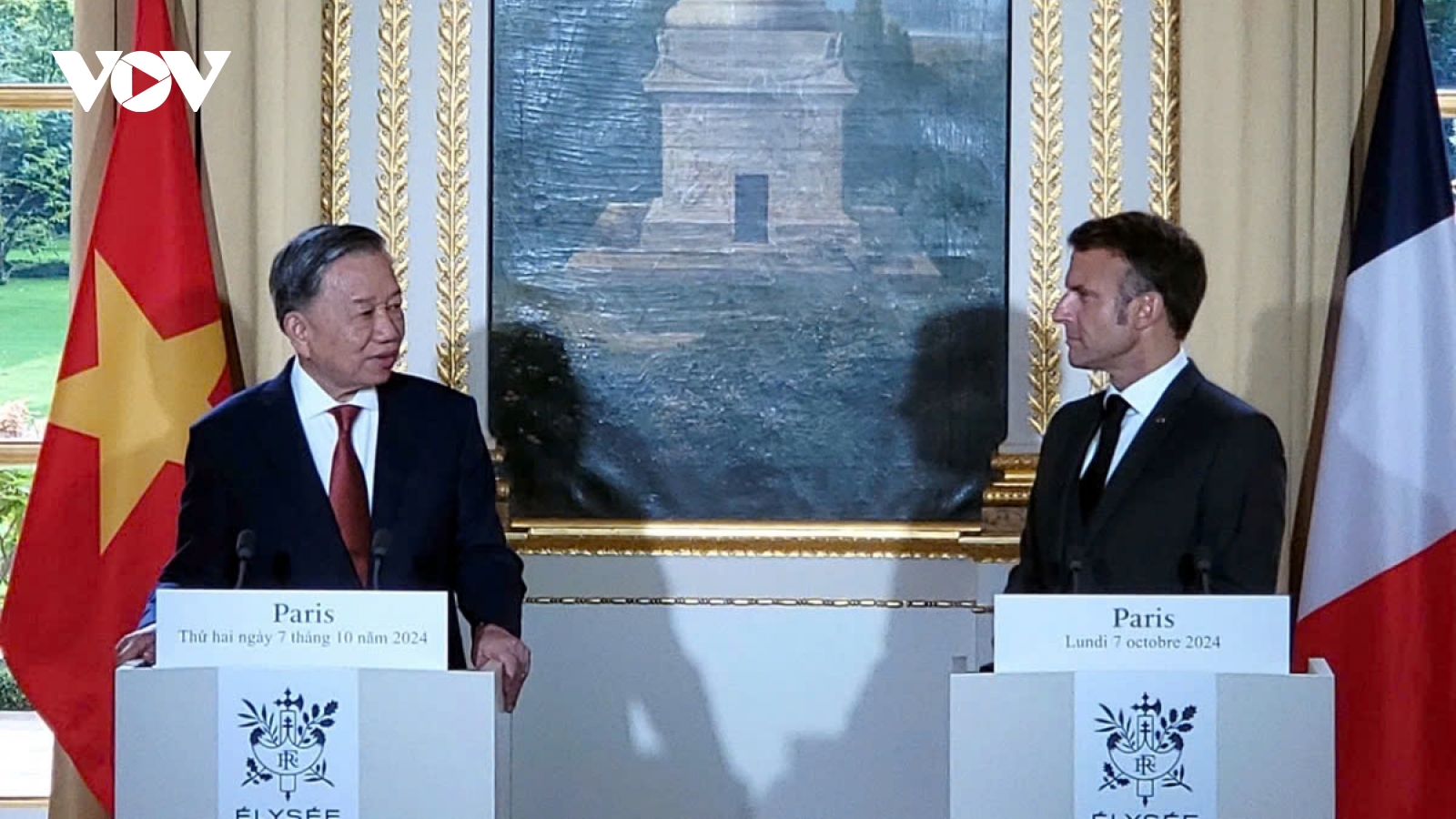 France wishes to increase cooperation with Vietnam, says Macron