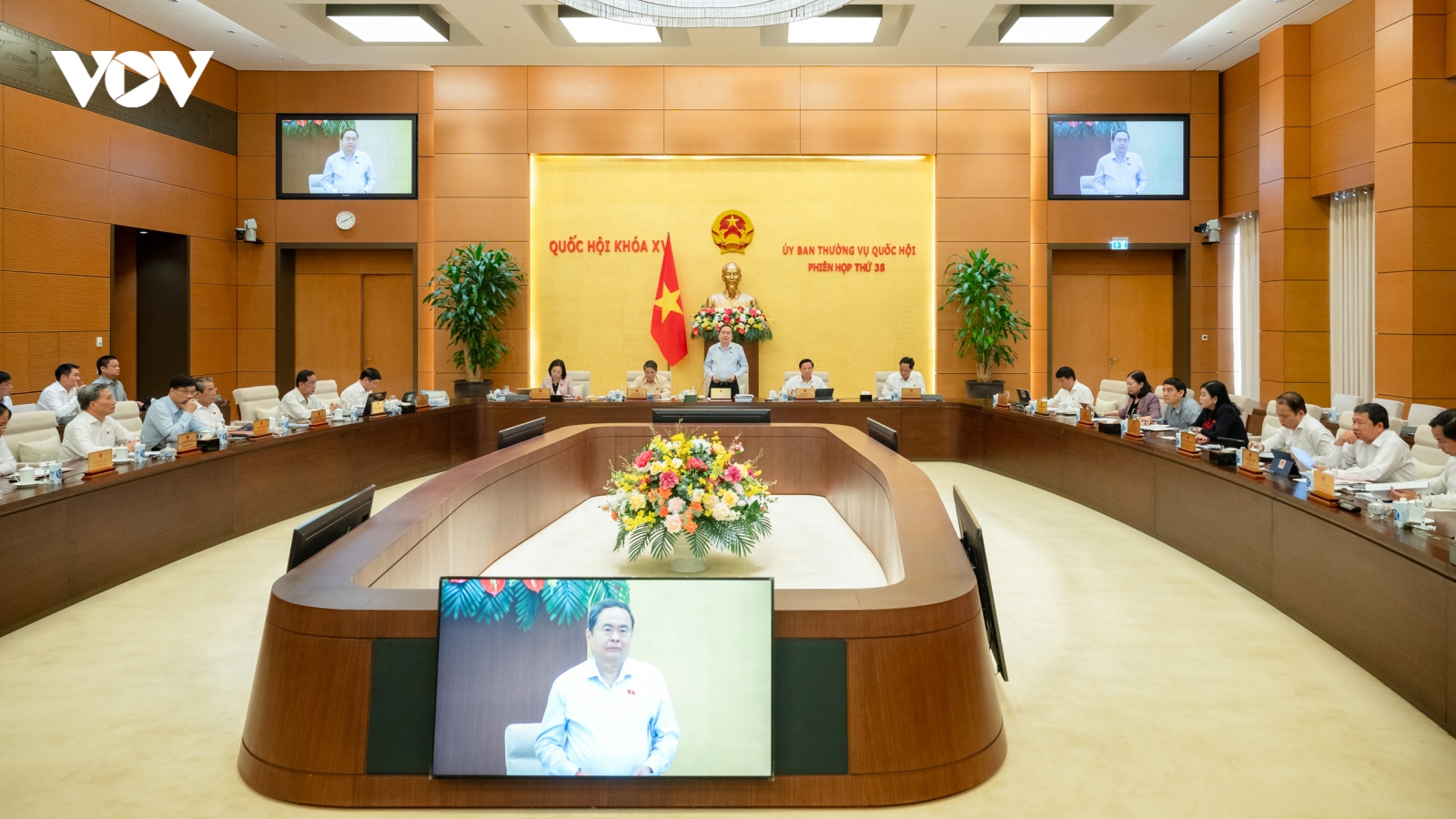 Thường vụ Quốc hội tiếp tục xem xét sáp nhập đơn vị hành chính ở 12 tỉnh thành