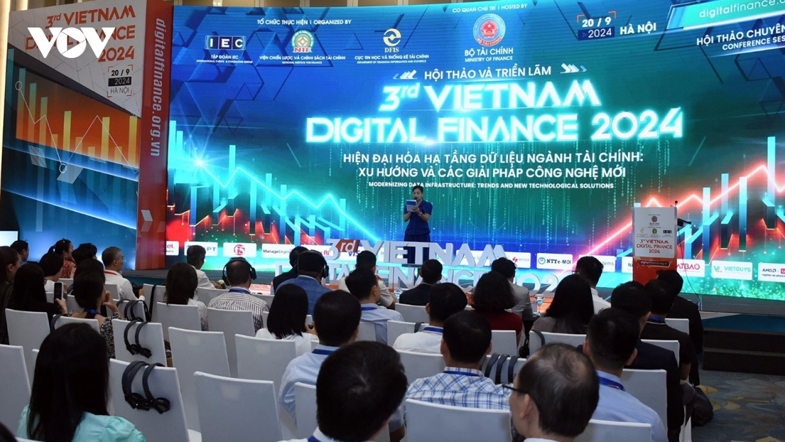 Chuyển đổi số ngành tài chính, ngân hàng là nhiệm vụ cấp bách hiện nay