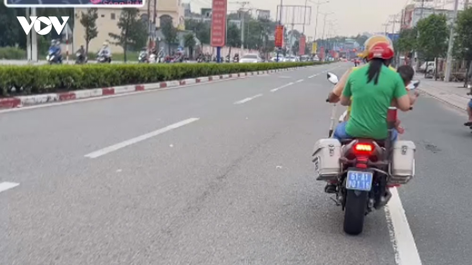 CSGT Bình Dương "chạy đua với thời gian" đưa bé bị bỏng đến bệnh viện
