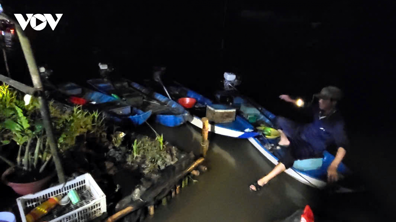 Mùa nước nổi ghé Hậu Giang thăm “Chợ ma chồm hổm” Hòa Mỹ