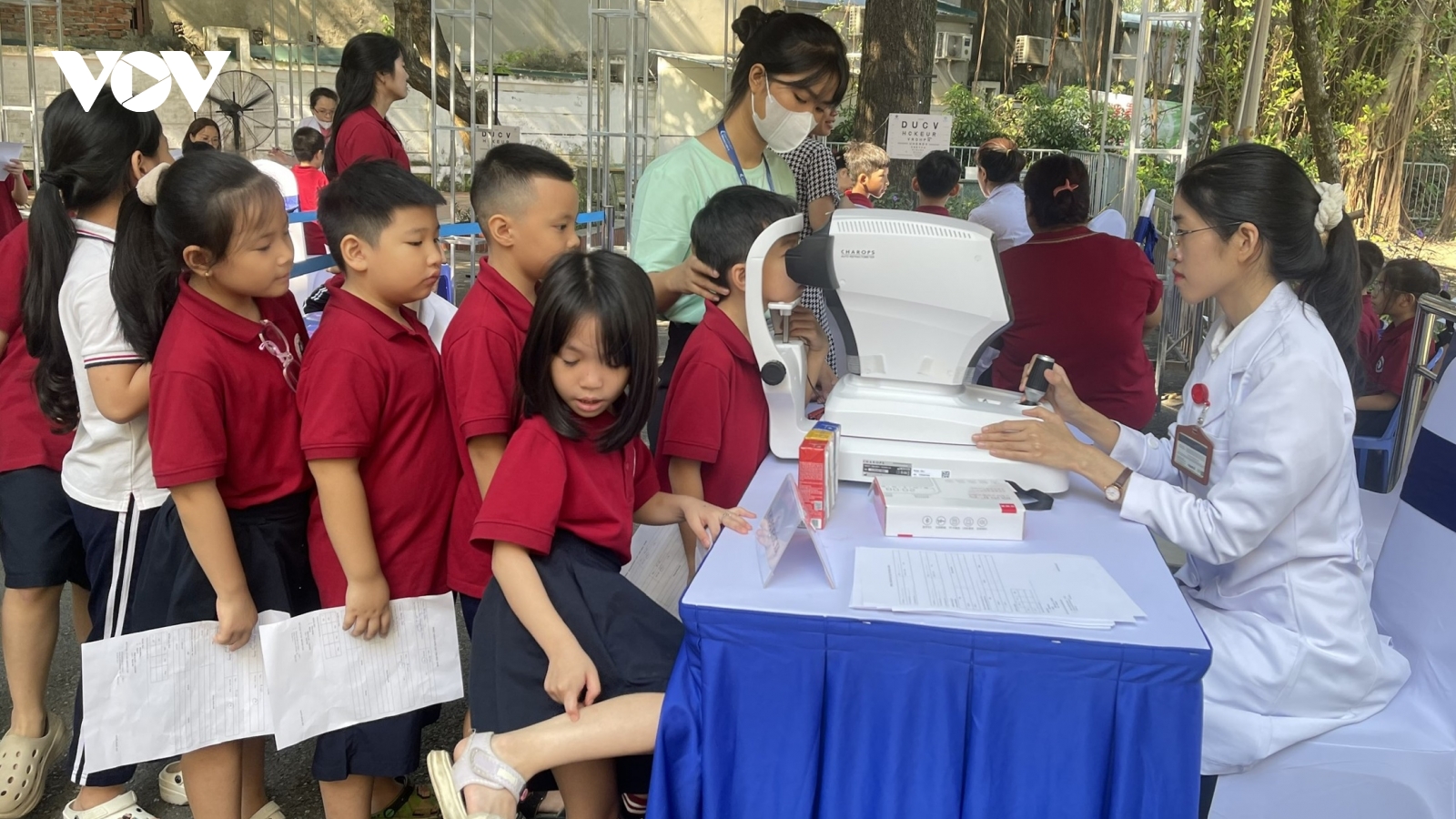 Chương trình “Mắt khỏe ngời sáng tương lai” hưởng ứng ngày thị giác thế giới