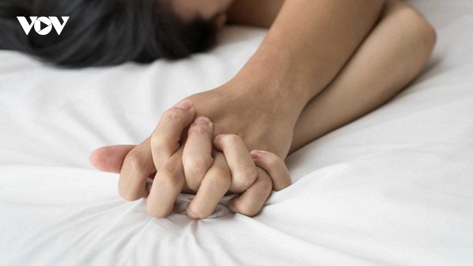 Lỡ làm “chị đẹp” hơn gần 10 tuổi có bầu, tôi có nên cưới hay mặc kệ?