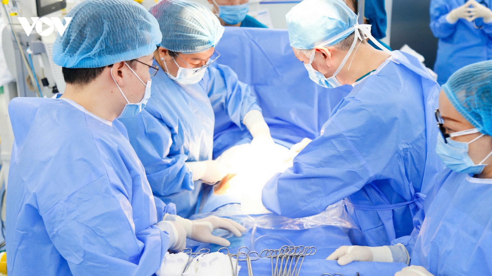 Bé trai chào đời hồng hào nhờ can thiệp sửa dị tật tim thai trong bụng mẹ