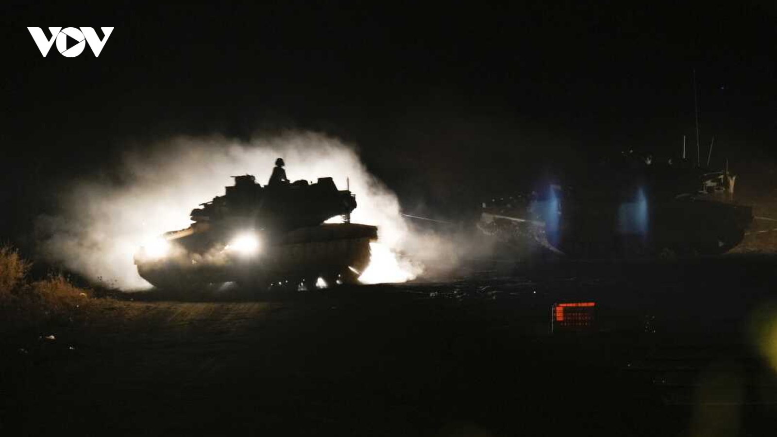Israel mất 8 binh sỹ, 3 xe tăng và chịu trận 240 quả tên lửa của Hezbollah trong một ngày