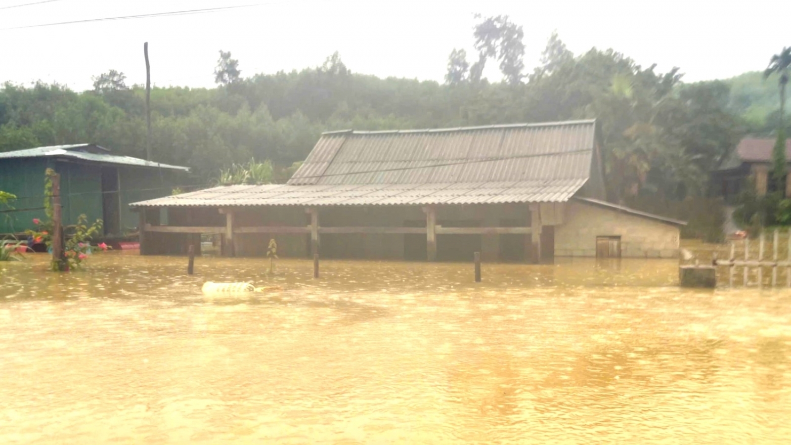 Quảng Bình: Hỗ trợ di dân khẩn cấp vùng thiên tai