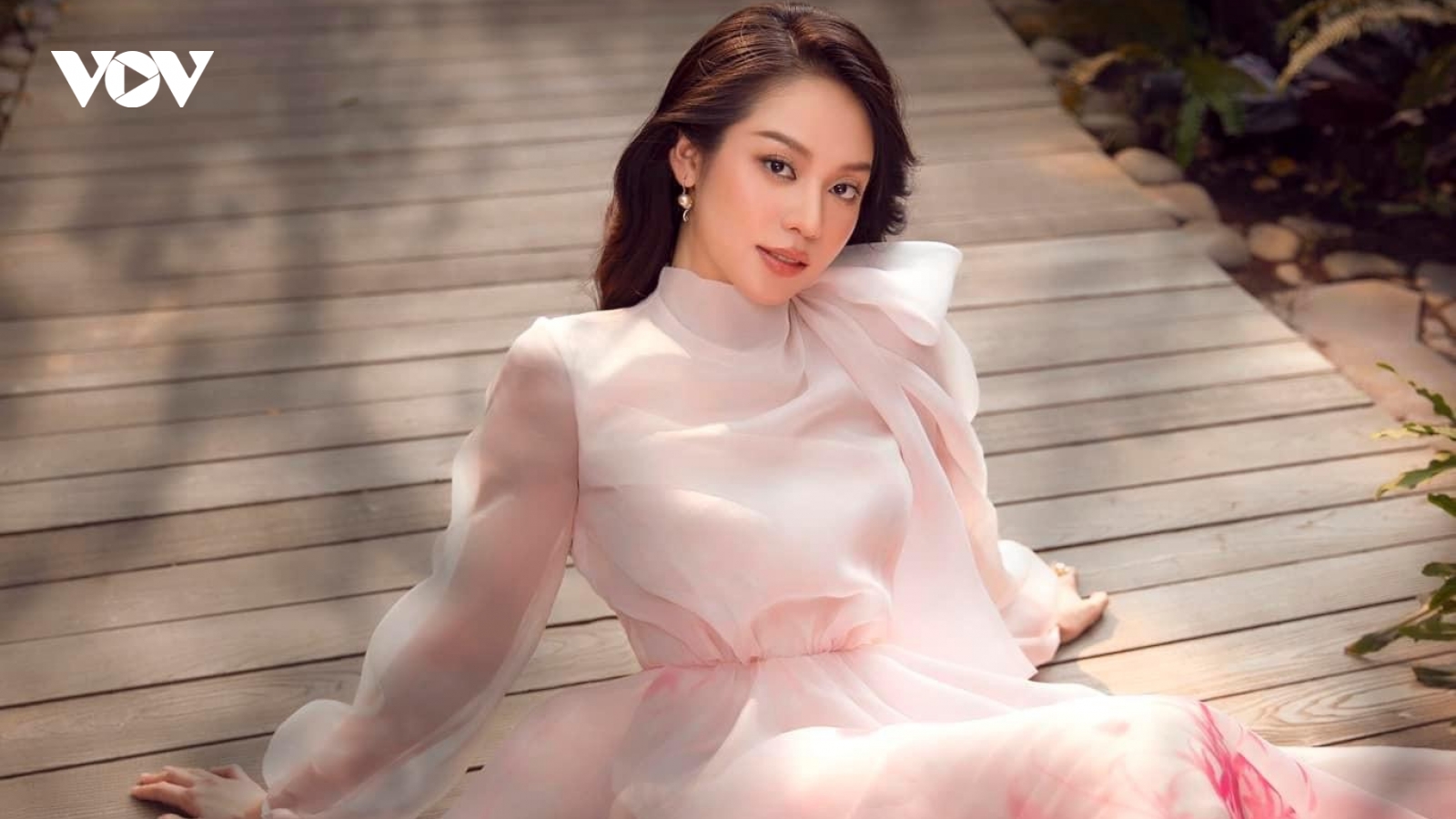 Hoa hậu Thanh Thủy tung 8 bản vẽ thiết kế dạ hội tại Miss International