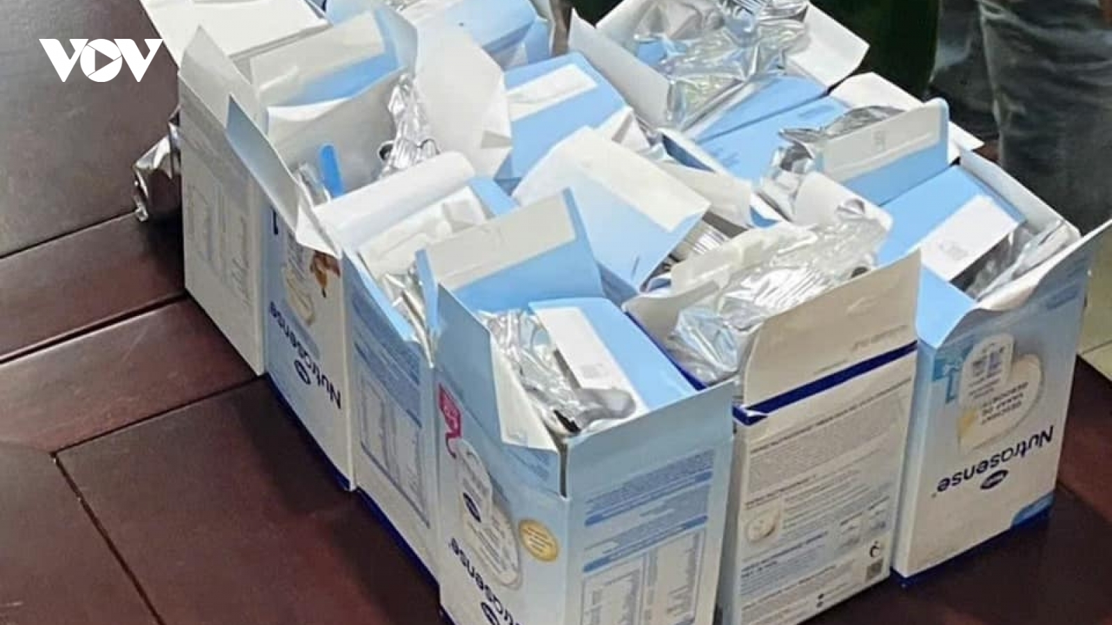 Nóng 24h: Ngụy trang gần 10kg ma túy trong 16 kiện hàng sữa