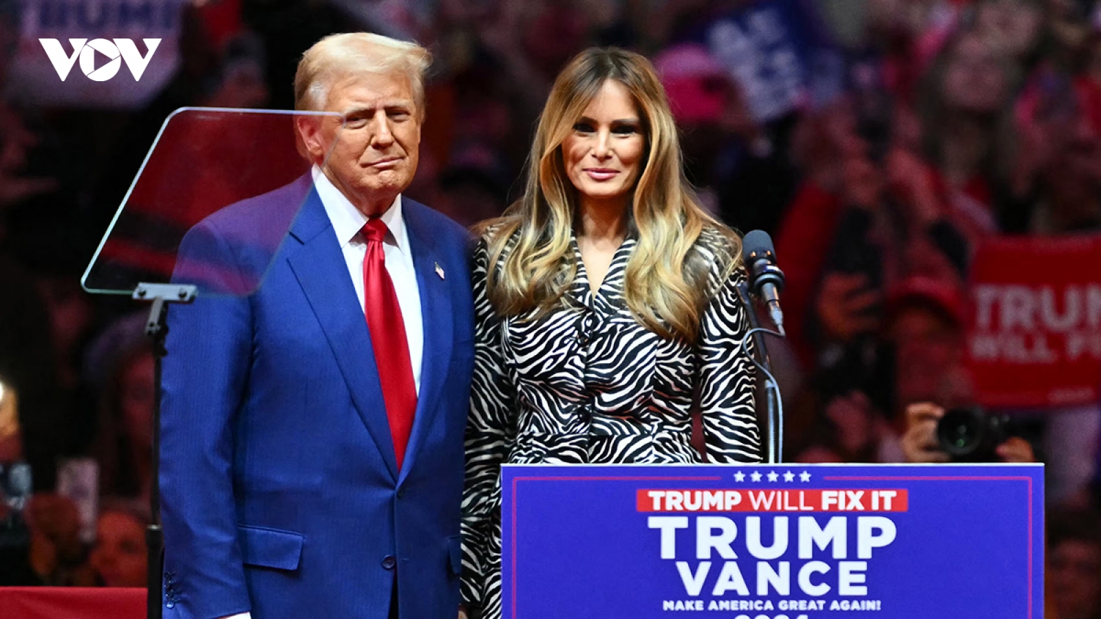 Bà Melania bất ngờ xuất hiện trong sự kiện tranh cử của ông Trump