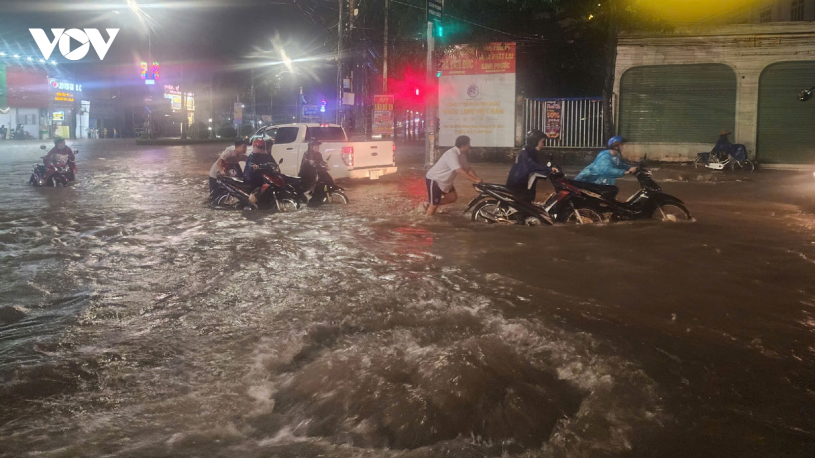 Mưa lớn gây ngập lụt nghiêm trọng tại Bình Phước