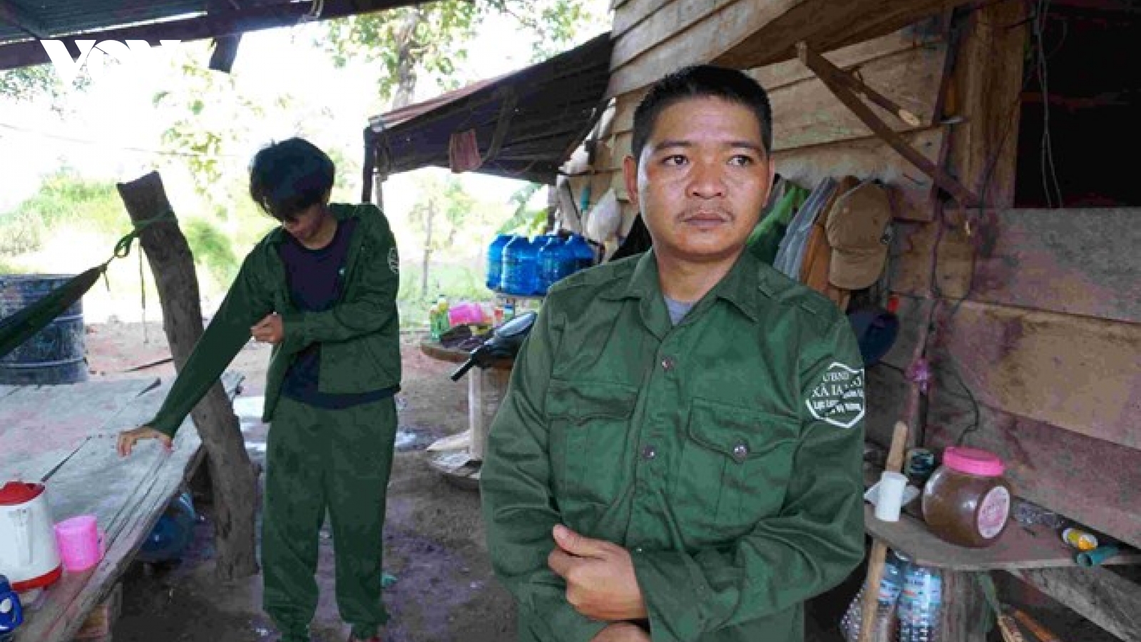 Cần cải thiện chế độ, môi trường làm việc cho lực lượng bảo vệ rừng