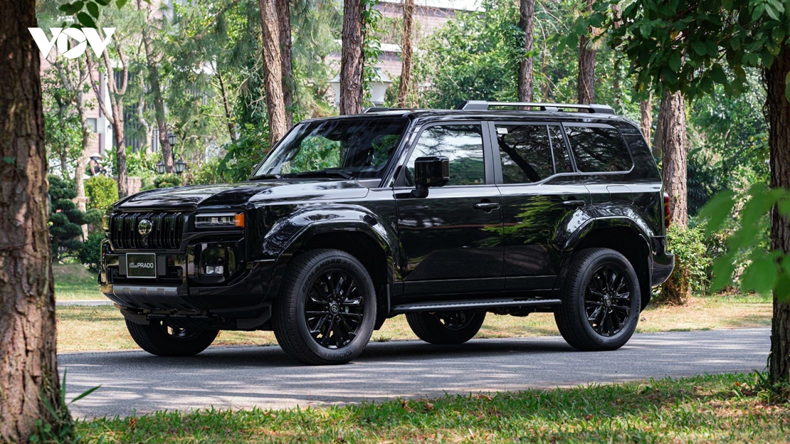 Land Cruiser Prado hoàn toàn mới ra mắt thị trường Việt Nam