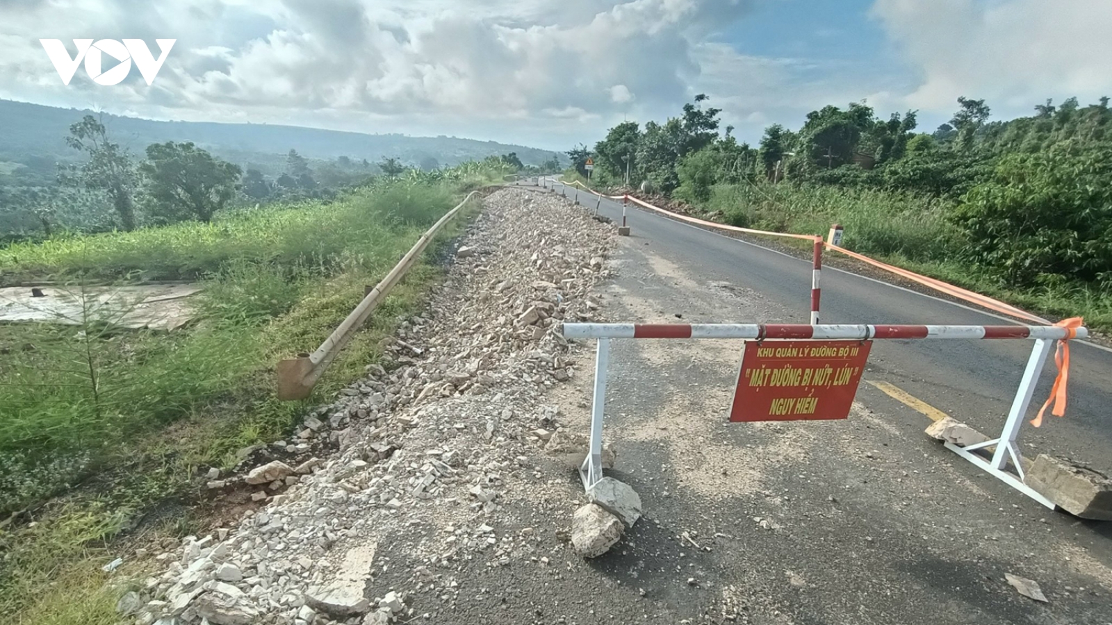 Lập phương án khắc phục sạt lở đường Hồ Chí Minh qua huyện Ea H’Leo, Đắk Lắk