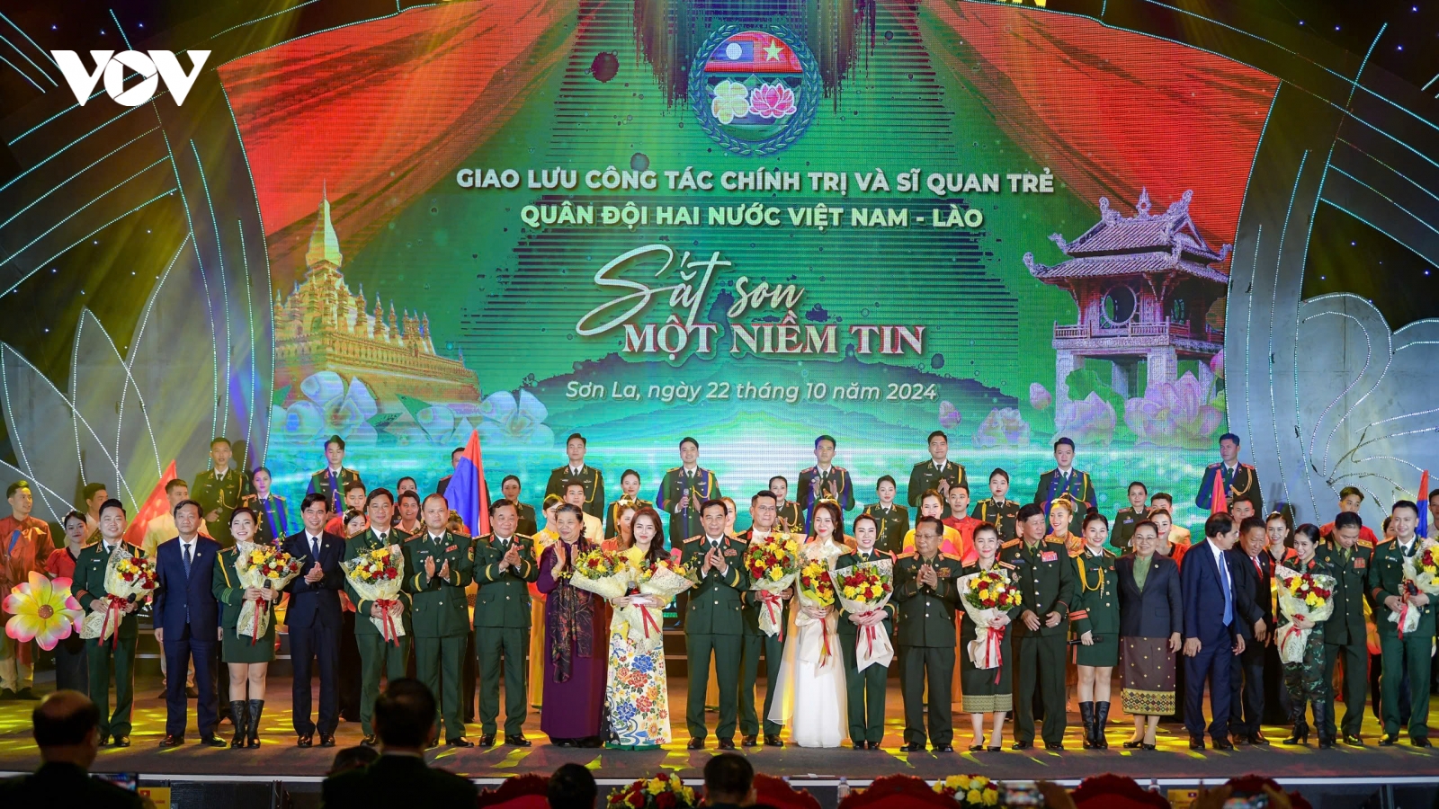 Giao lưu công tác chính trị và sĩ quan trẻ quân đội Việt Nam - Lào