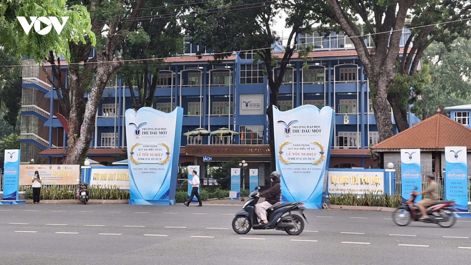 Đại học Thủ Dầu Một muốn trả lại 37 tỷ đồng thu vượt cho sinh viên