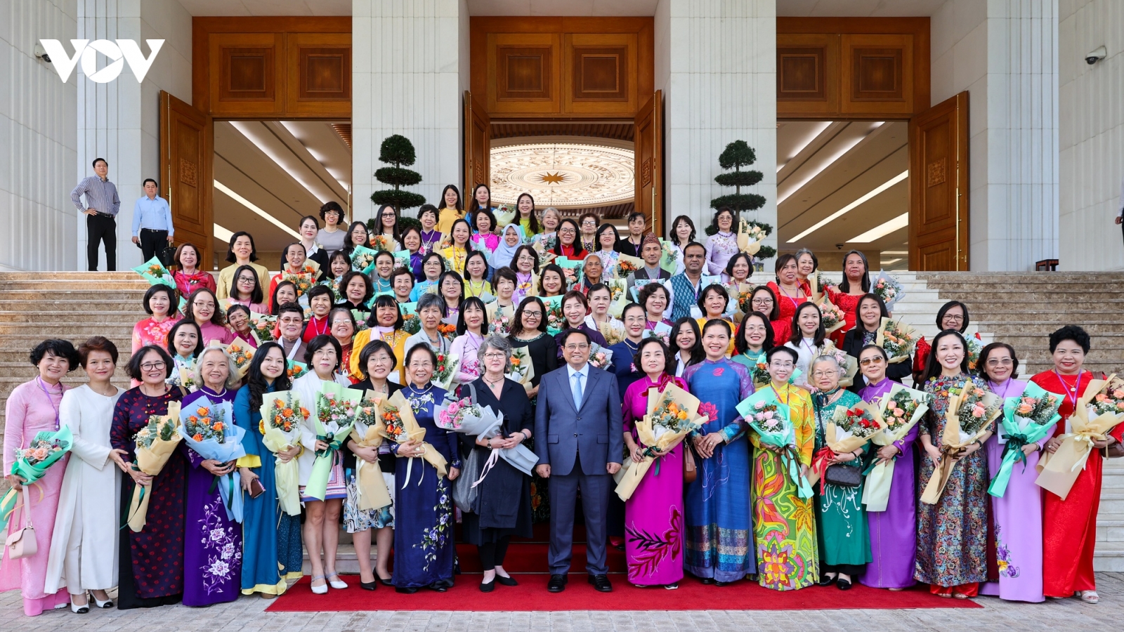 Thủ tướng tiếp các nhà khoa học và kỹ sư nữ khu vực châu Á - Thái Bình Dương