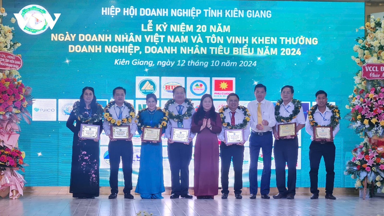 Kiên Giang vinh danh, khen thưởng các doanh nhân, doanh nghiệp tiêu biểu