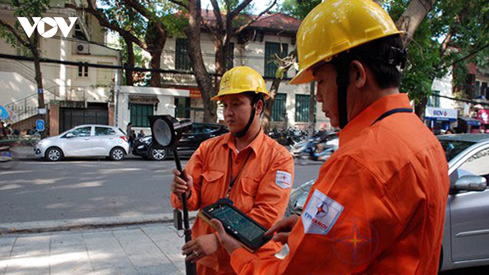 Giá điện tăng và nỗi lo thường trực của người dân, doanh nghiệp