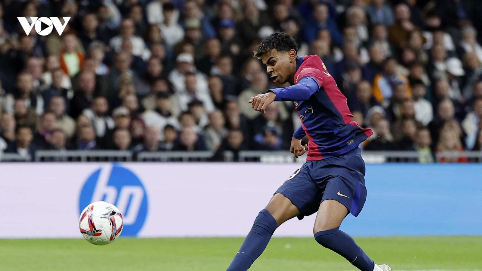 Yamal lập kỷ lục mà Messi cũng không đạt được tại trận Siêu kinh điển