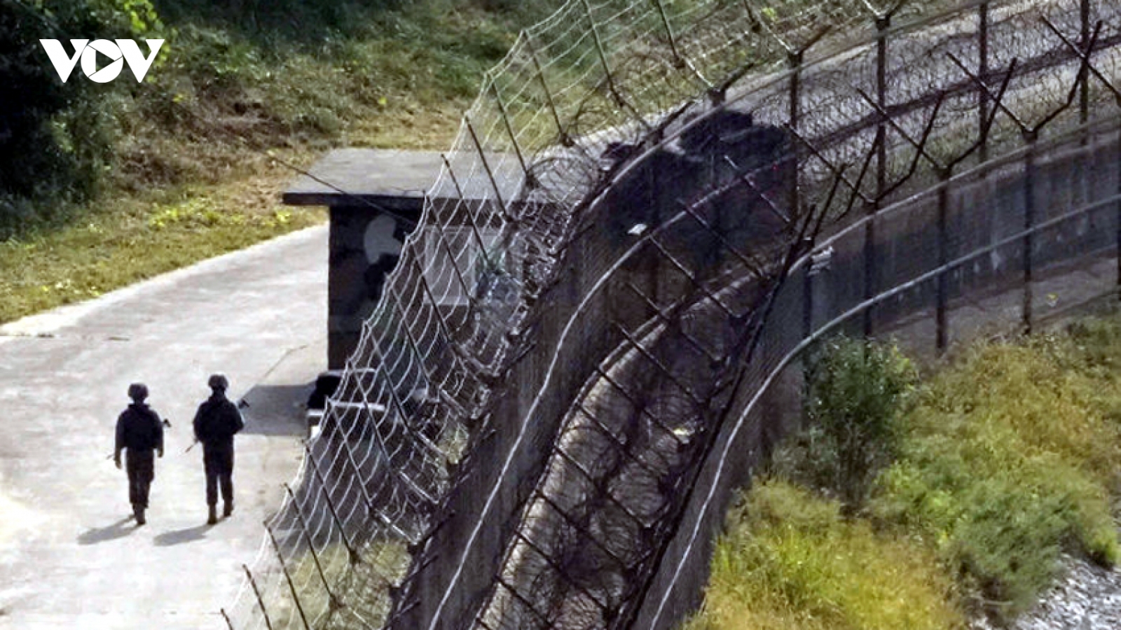 Triều Tiên tuyên bố Hàn Quốc là “quốc gia thù địch” theo Hiến pháp
