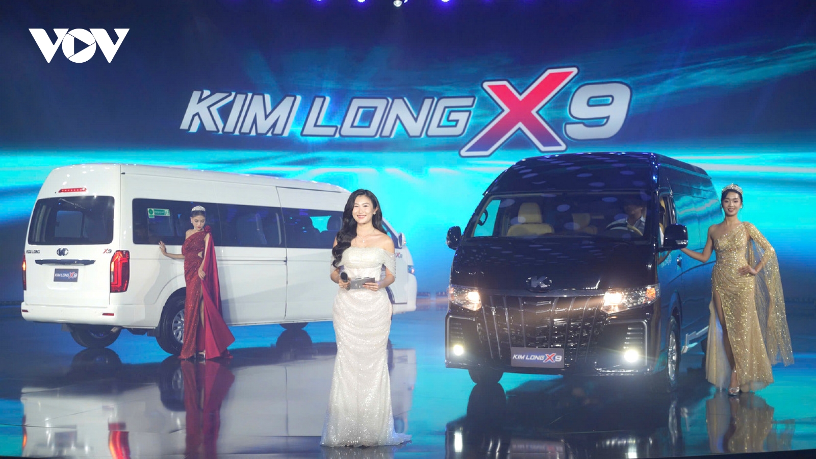 Ra mắt dòng xe minibus Kimlong X9