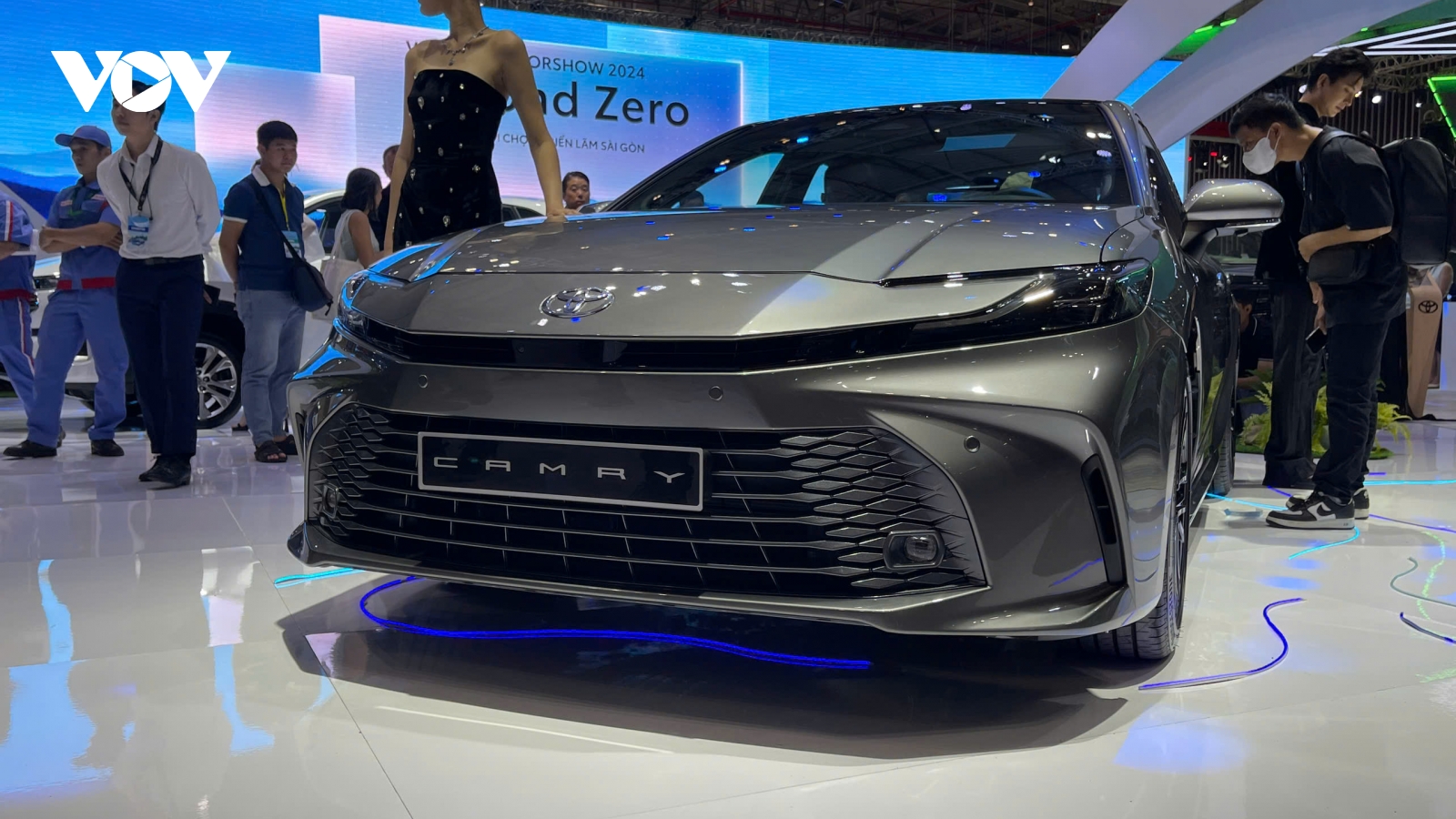 Khám phá Toyota Camry 2025 vừa được giới thiệu tại Triển lãm Ô tô Việt Nam 2024