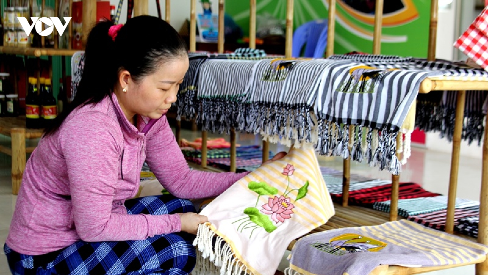 Làng nghề trăm tuổi tại Đồng Tháp thu hút khách trải nghiệm
