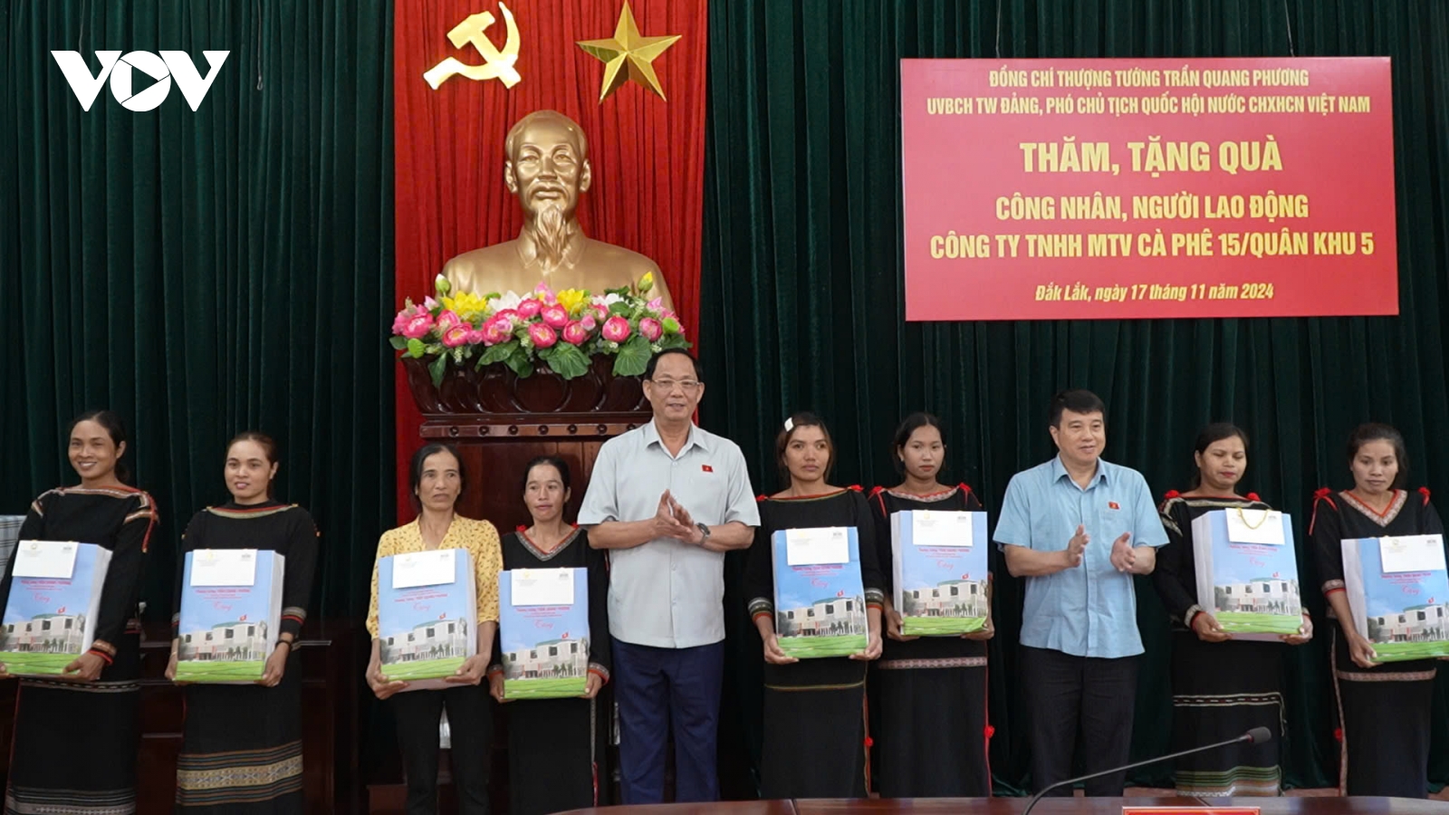 Phó Chủ tịch Quốc hội thăm, làm việc tại Công ty TNHH MTV Cà phê 15