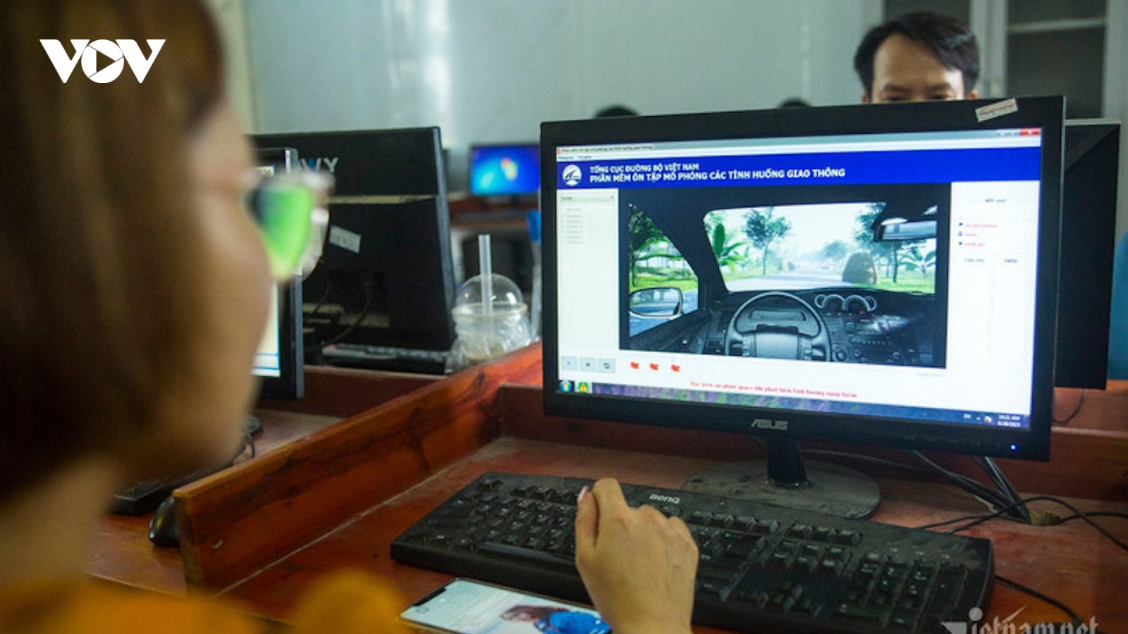Vì sao chưa cho phép người học lái xe ô tô tự học lý thuyết?