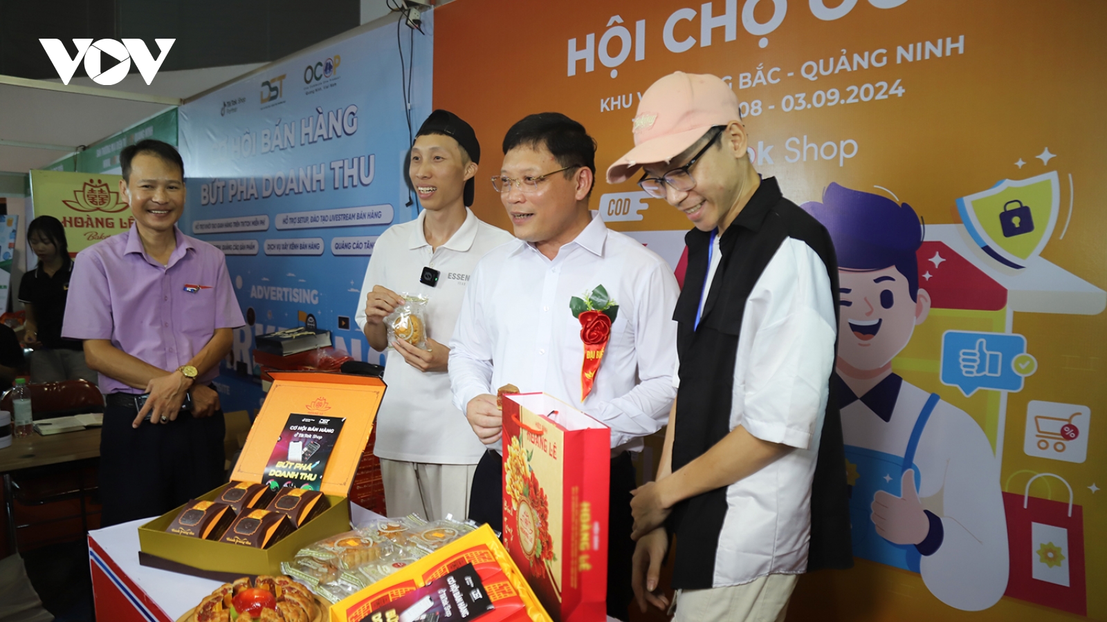 Tăng tỷ lệ “quét mã” mua sắm, đưa nông sản “lên sàn” thương mại điện tử