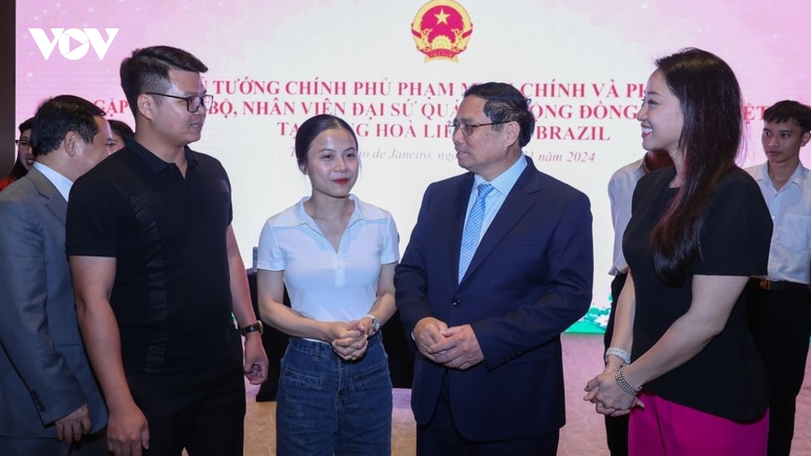 Thủ tướng và phu nhân gặp gỡ cộng đồng người Việt Nam tại Brazil