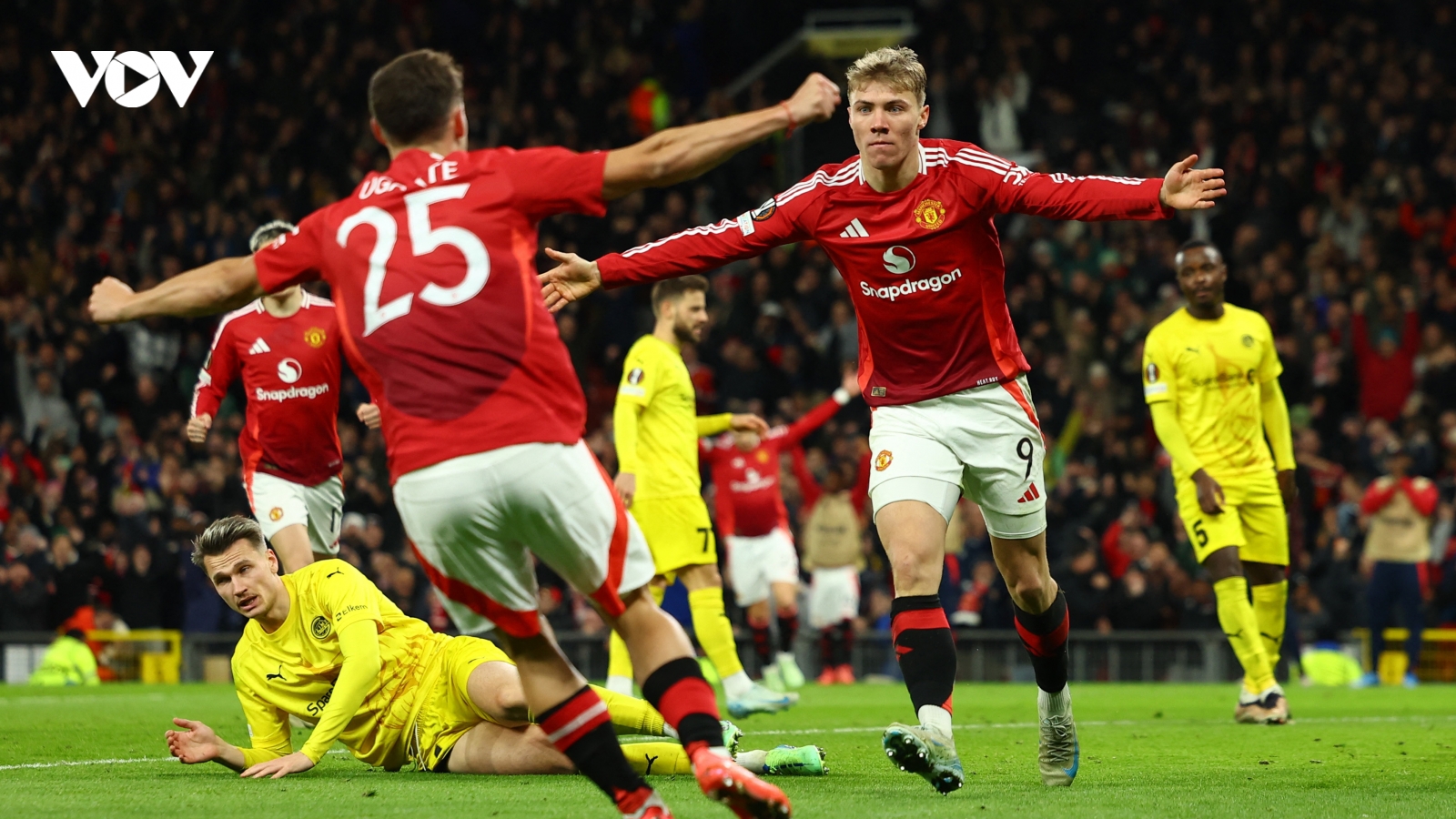 Kết quả Europa League hôm nay 29/11: Hojlund tỏa sáng, MU thắng trận đầu thời Amorim