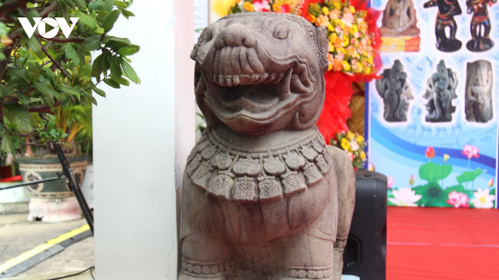 2 tượng sư tử đá thành Đồ Bàn được công nhận bảo vật quốc gia
