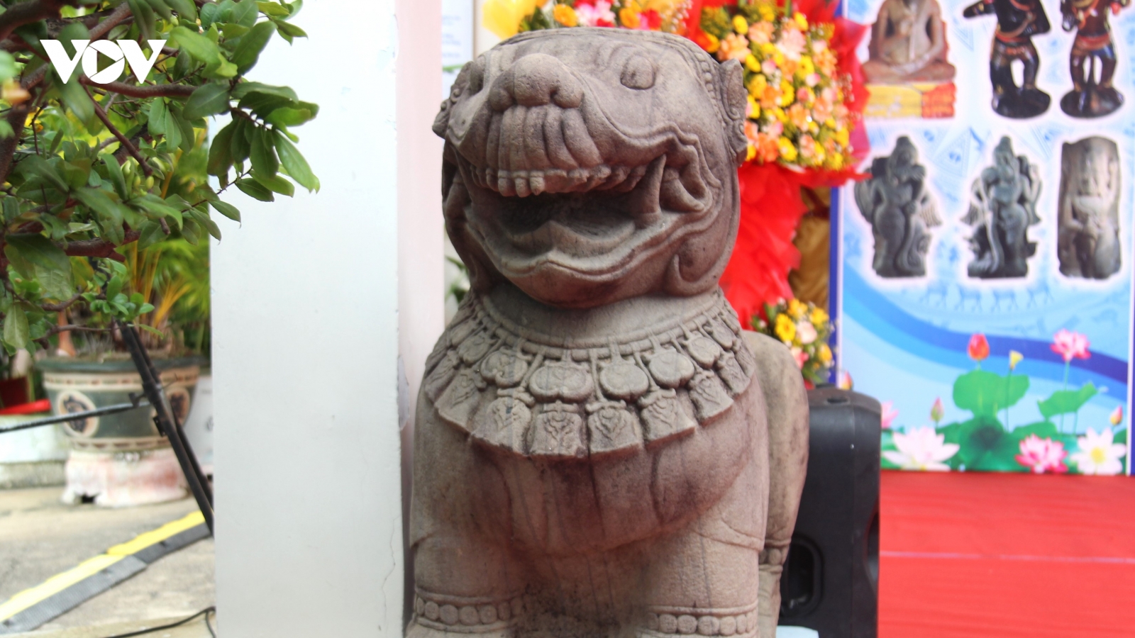 2 tượng sư tử đá thành Đồ Bàn được công nhận bảo vật quốc gia