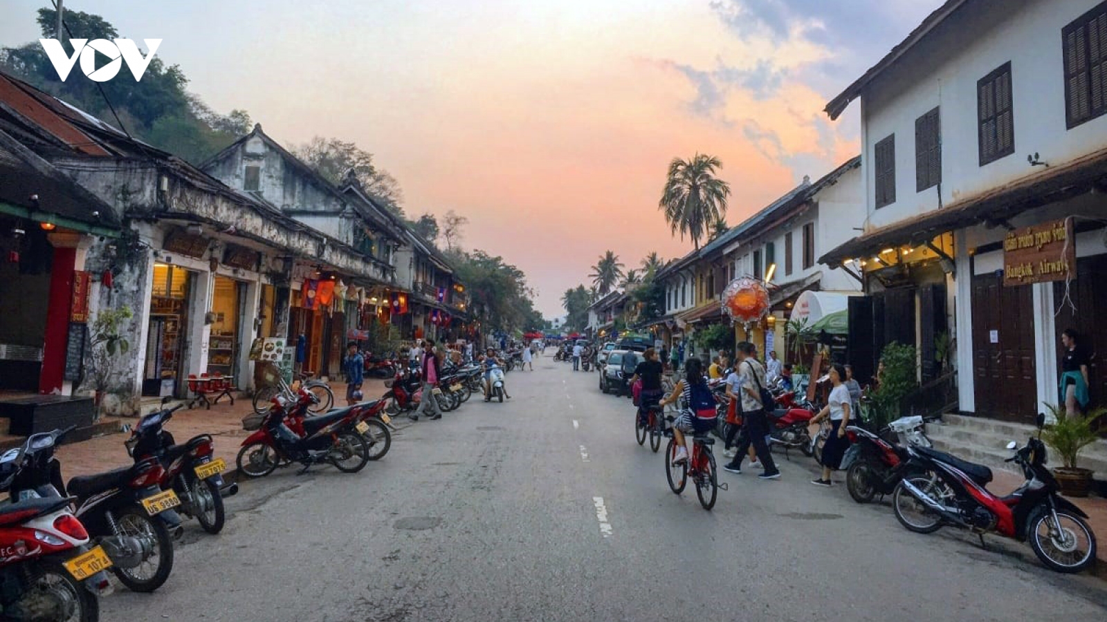 Khám phá cố đô Luang Prabang qua từng bước chạy của Viettel Marathon 2024