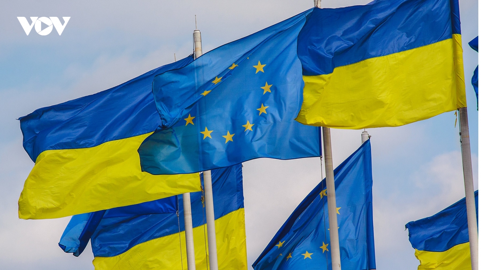 Thiếu Mỹ, châu Âu có “gồng gánh” được Ukraine?