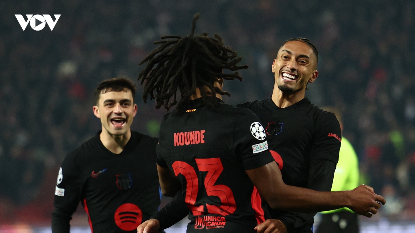 Kết quả Cúp C1 châu Âu hôm nay 7/11: Barca thắng lớn, PSG thua Atletico phút cuối