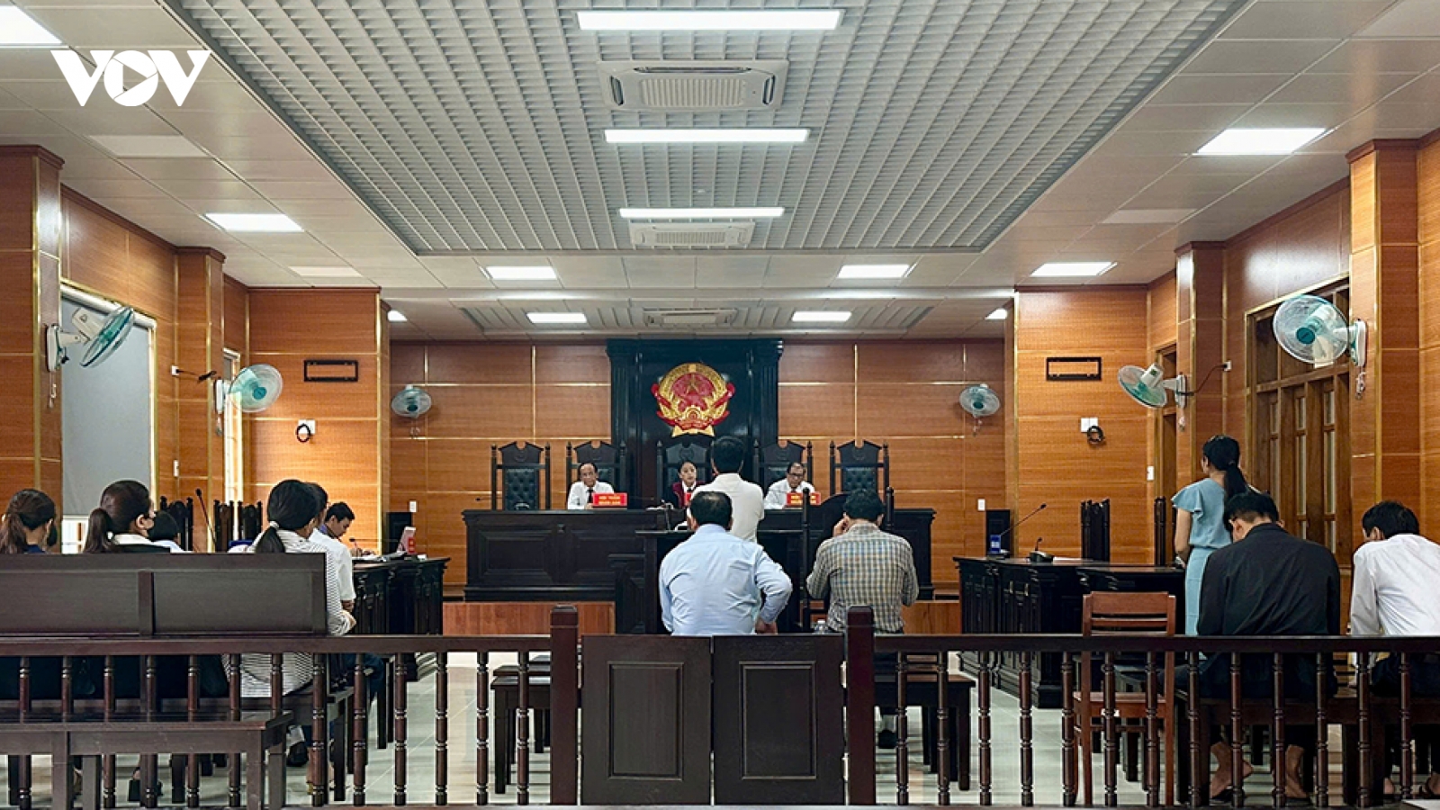 3 giám đốc ở Quảng Ngãi hầu tòa do vi phạm quy định đấu thầu