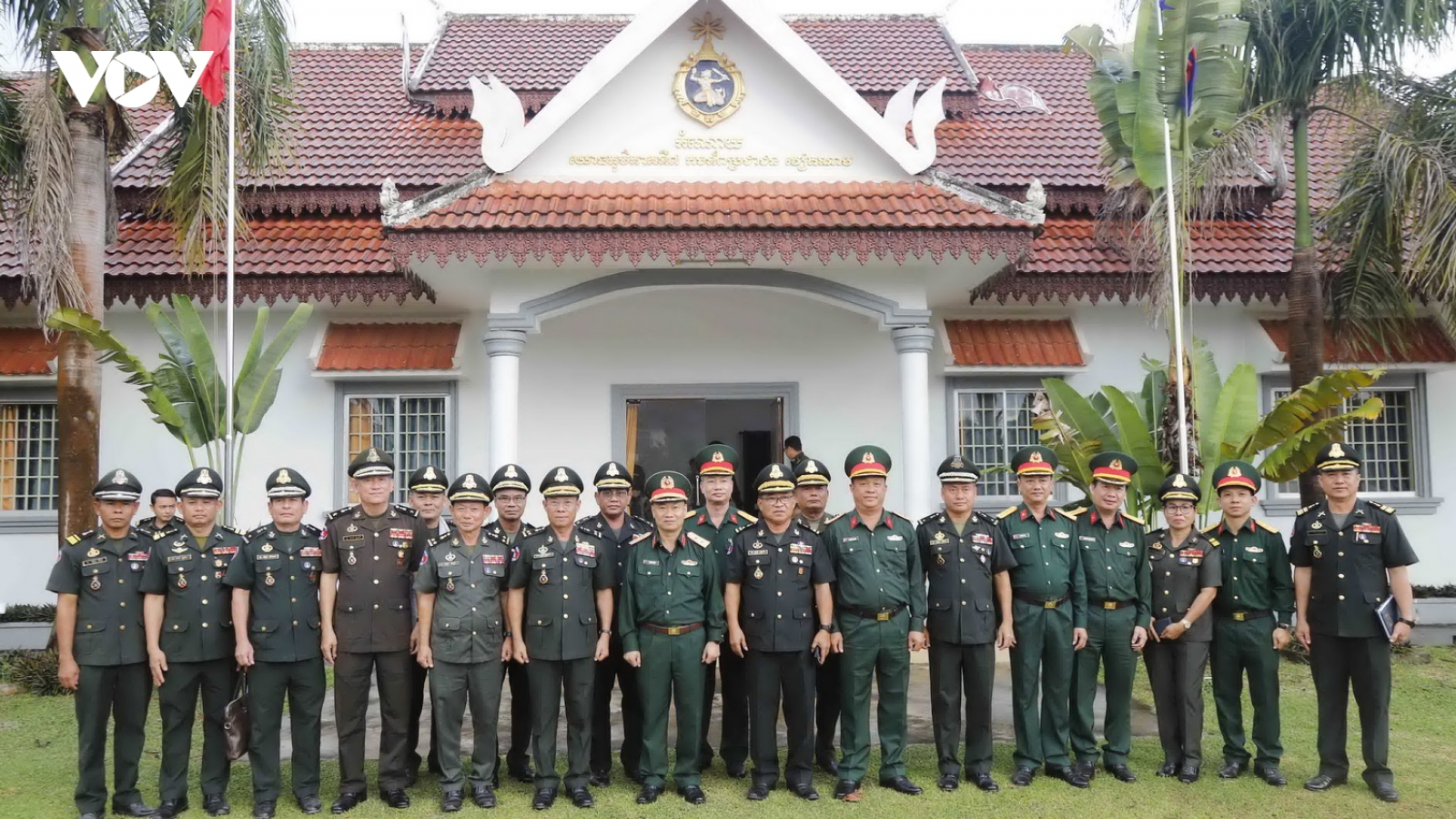 Quân khu 5 thăm Quân khu 1 và Quân khu 4, Quân đội Hoàng gia Campuchia