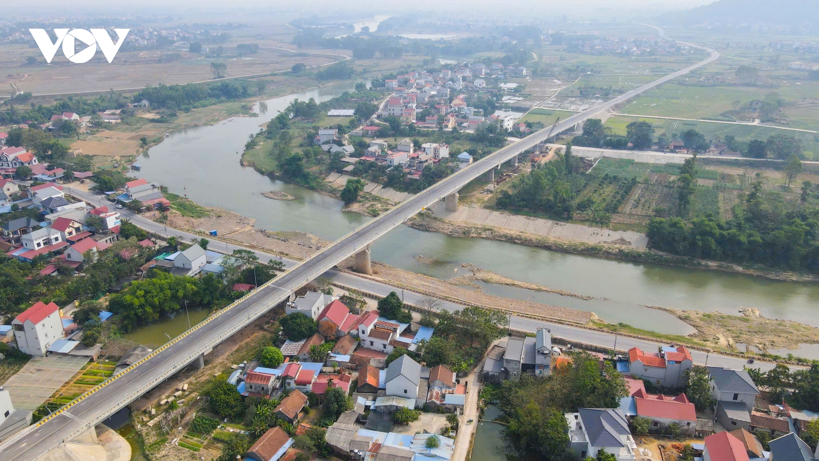 Hiện trạng cầu 540 tỷ đồng nối Bắc Giang - Thái Nguyên sắp thông xe