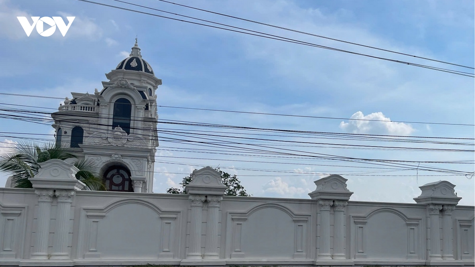 Chưa thể tháo dỡ biệt thự xây dựng trái phép trên đất nông nghiệp ở Bình Thuận